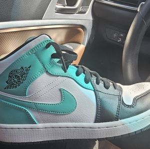 Nike Air Jordan Tropical Twist Mids 9.5
